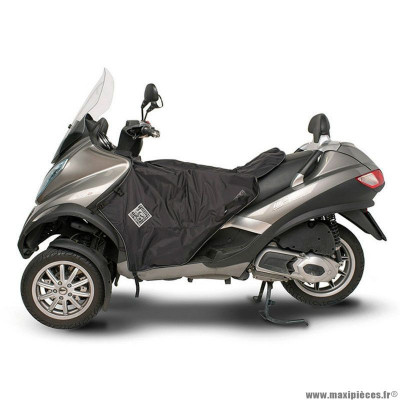 Tablier couvre jambe marque Tucano Urbano pour maxi-scooter piaggio 125 mp3 après 2006, 250 mp3 après 2008, 300 mp3 après 2012, 400 mp3 après 2008, 500 mp3 après 2010 (r062w-n) (termoscud) (système anti-flottement sgas)