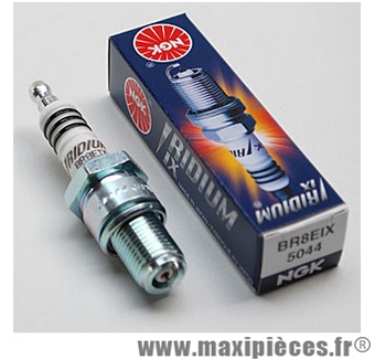 Bougie iridium ngk br10hix pour la majorité des moteurs a refroidissement a air de configuration plus performante (bougie courte)